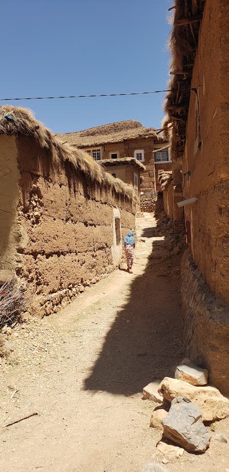 Ruelle traditionnelle dans un village berbère